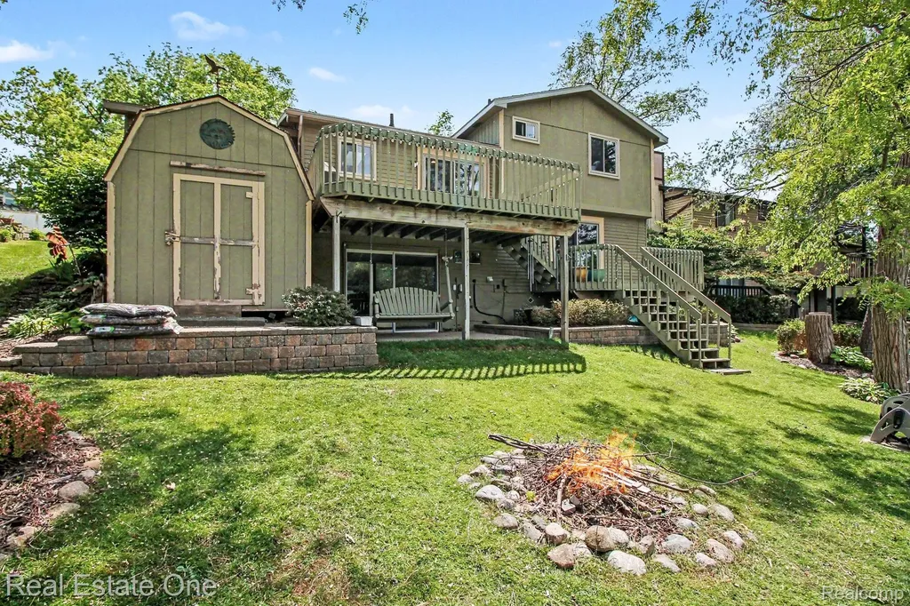 520 W Huron Street Milford Village MI 48381