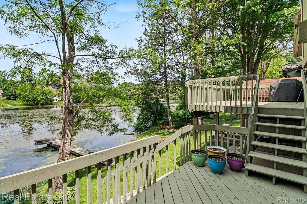 520 W Huron Street Milford Village MI 48381