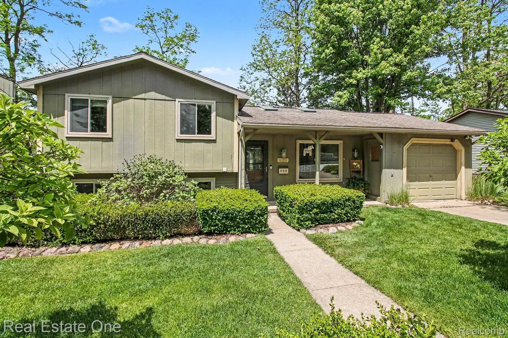 520 W Huron Street Milford Village MI 48381