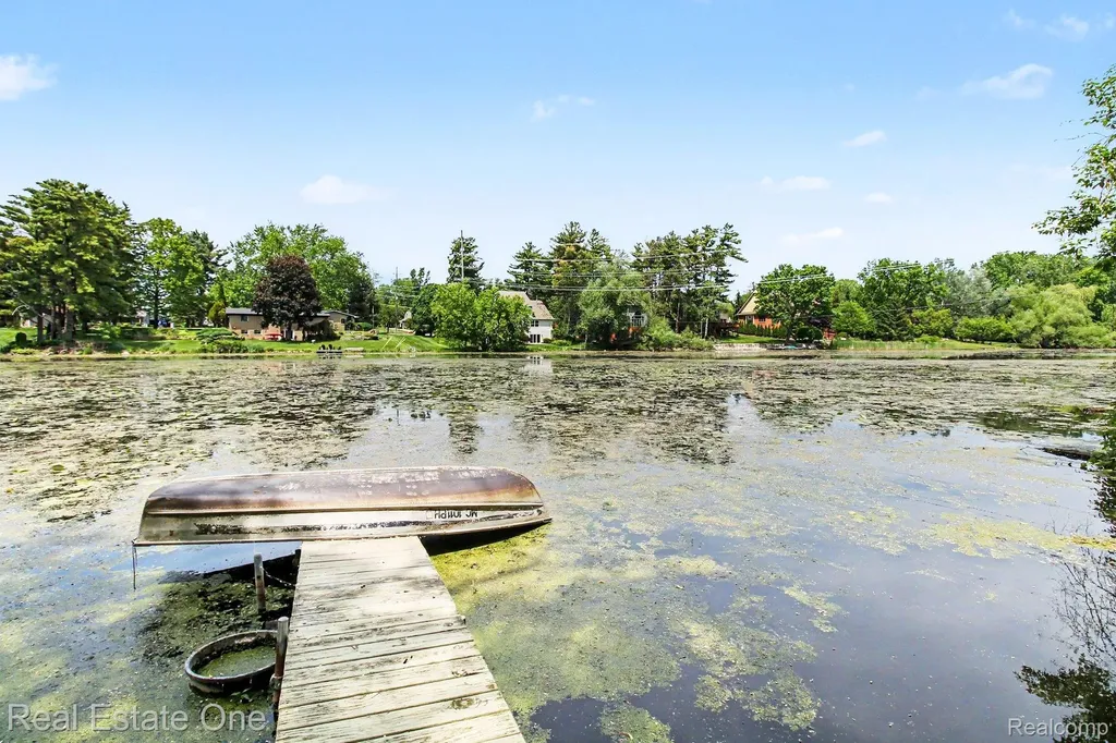 520 W Huron Street Milford Village MI 48381