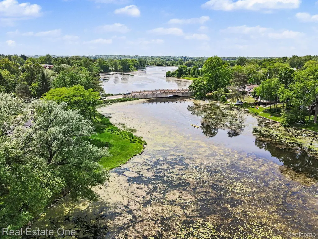 520 W Huron Street Milford Village MI 48381