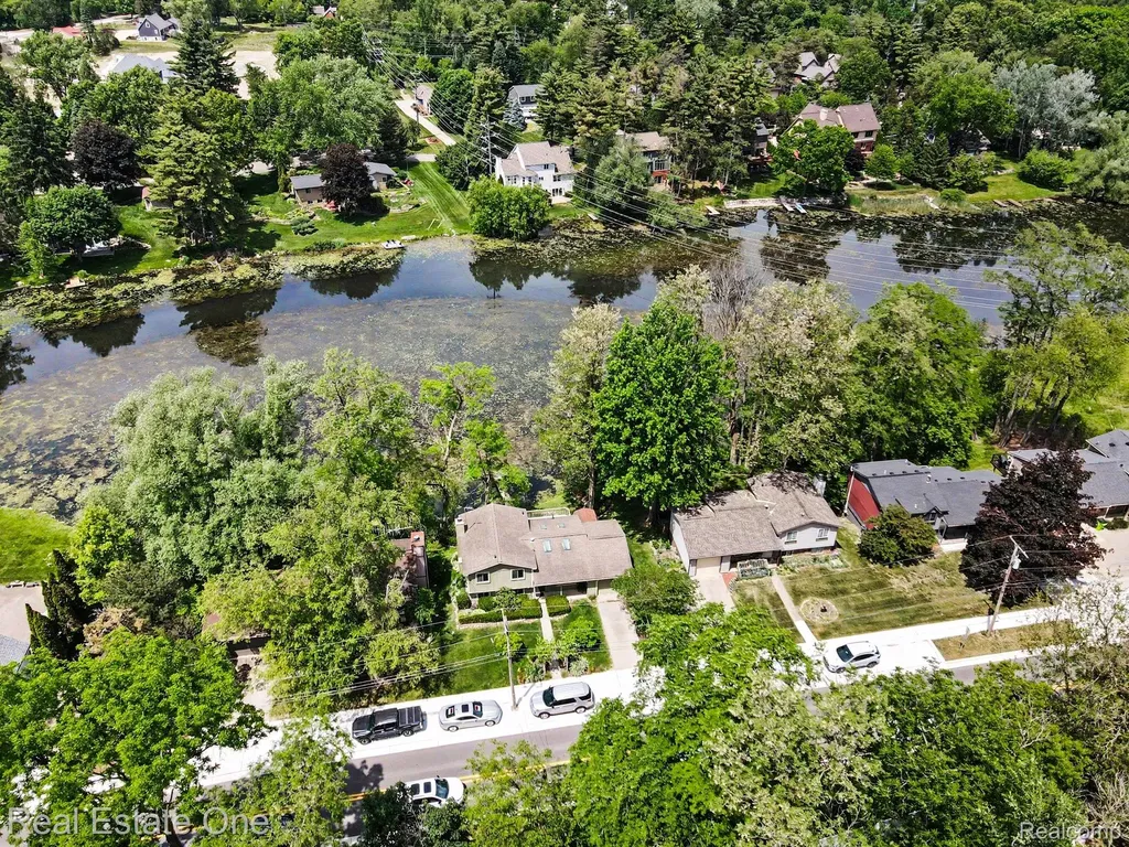 520 W Huron Street Milford Village MI 48381