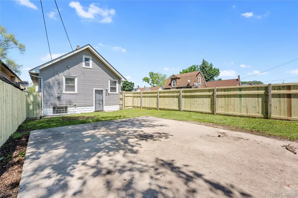 23 W Broadway Street Ecorse City MI 48229