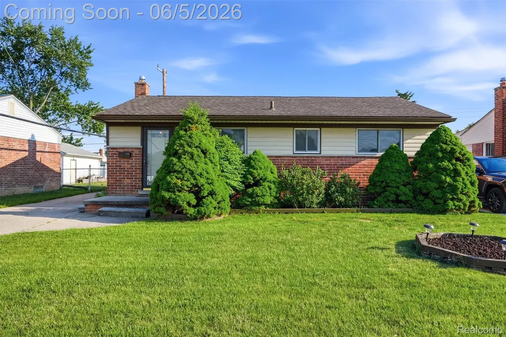 17968 Summer Lane S Fraser City MI 48026