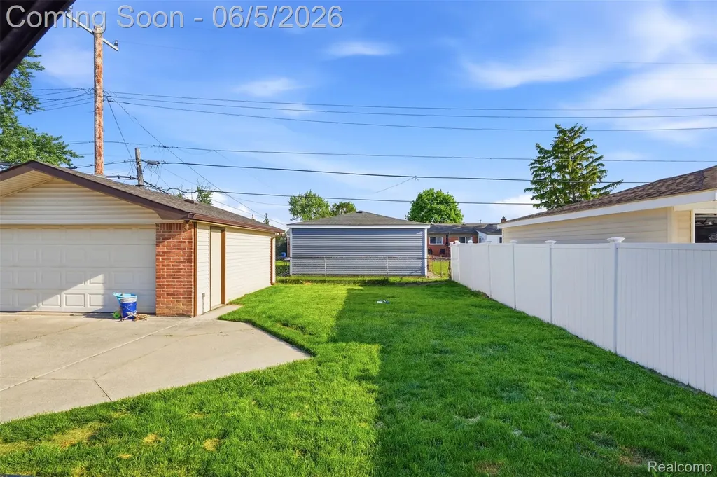 17968 Summer Lane S Fraser City MI 48026