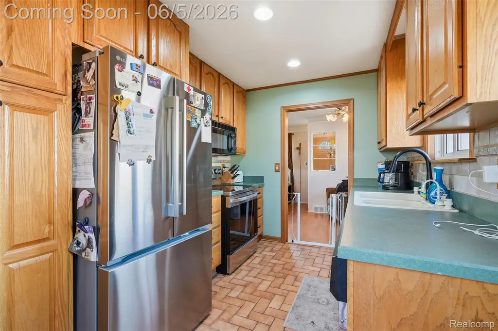 17968 Summer Lane S Fraser City MI 48026