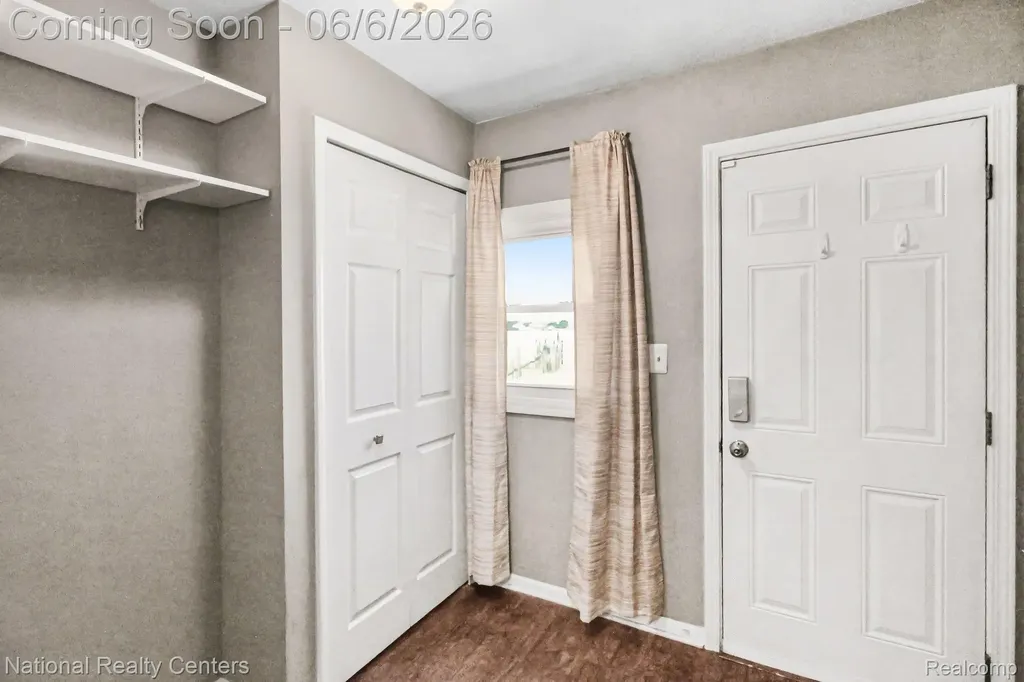 166 W Brickley Avenue Hazel Park City MI 48030