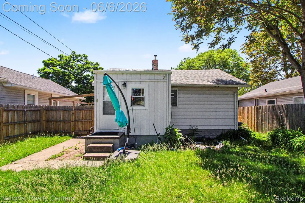 166 W Brickley Avenue Hazel Park City MI 48030