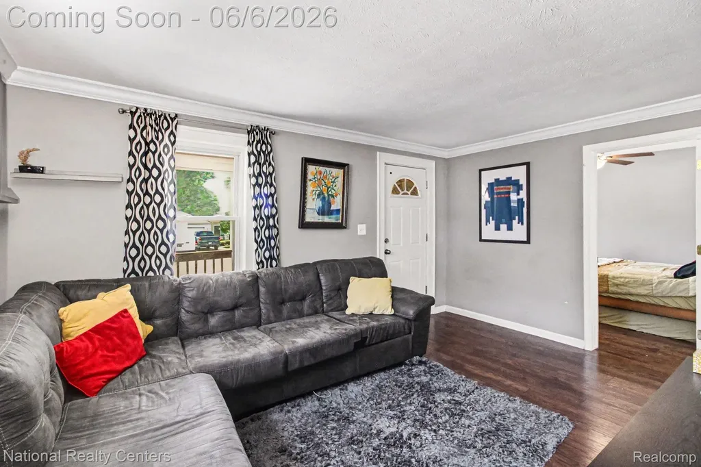166 W Brickley Avenue Hazel Park City MI 48030