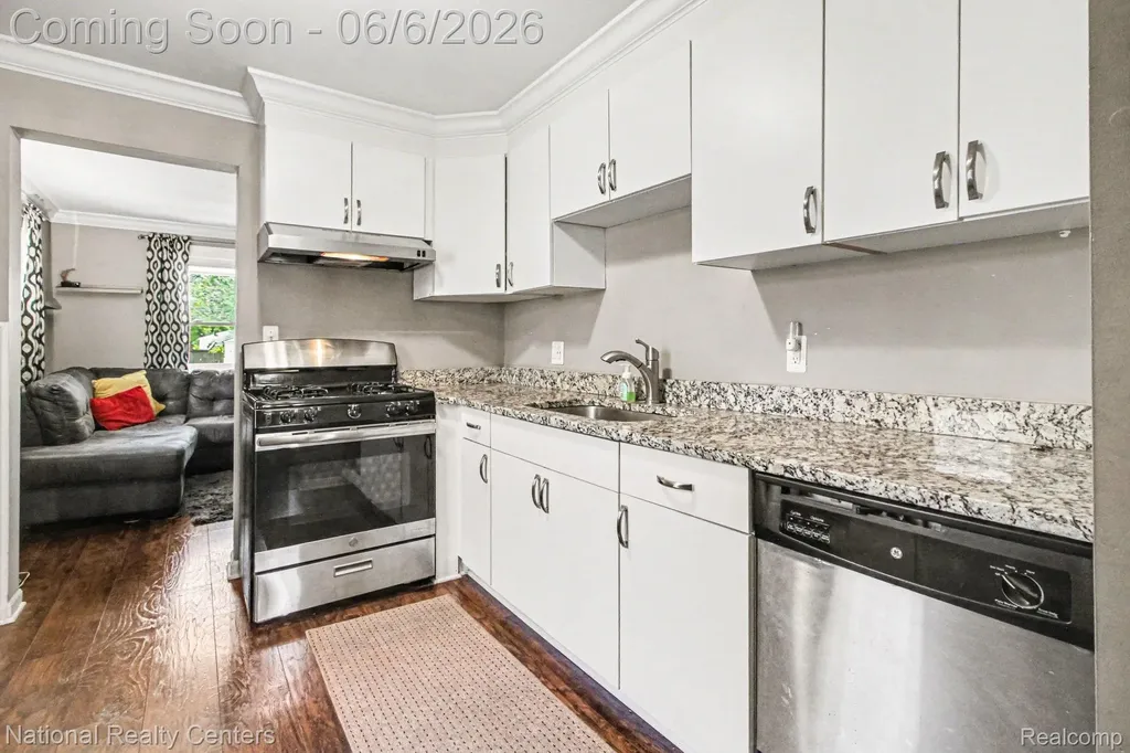 166 W Brickley Avenue Hazel Park City MI 48030