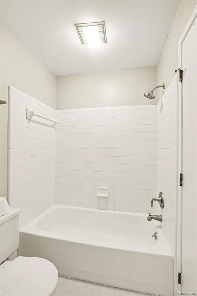 314 Spring Brooke Drive Brighton City MI 48116