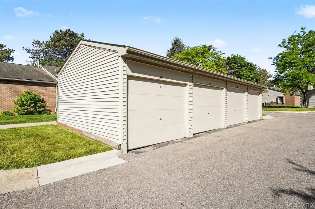 314 Spring Brooke Drive Brighton City MI 48116