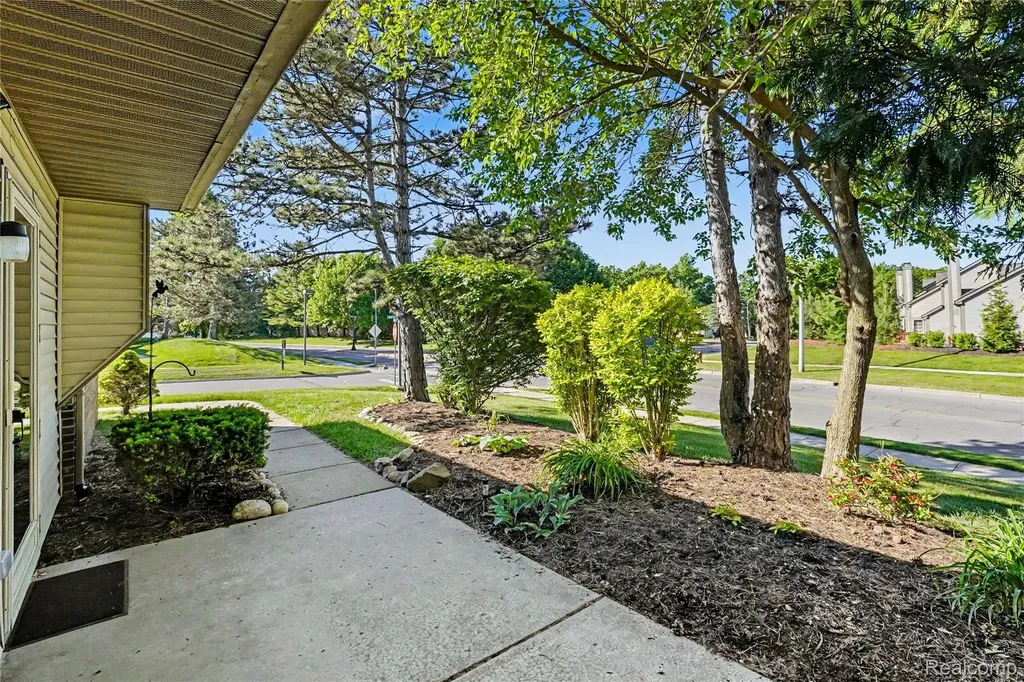 314 Spring Brooke Drive Brighton City MI 48116