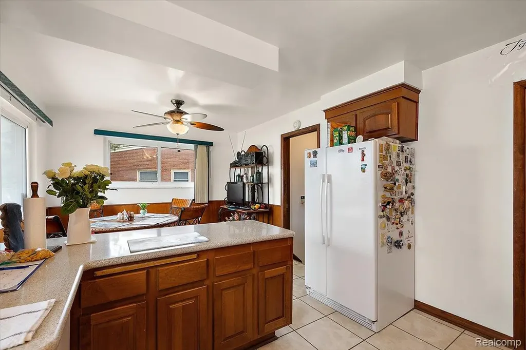 17141 Westhampton Road Southfield City MI 48075