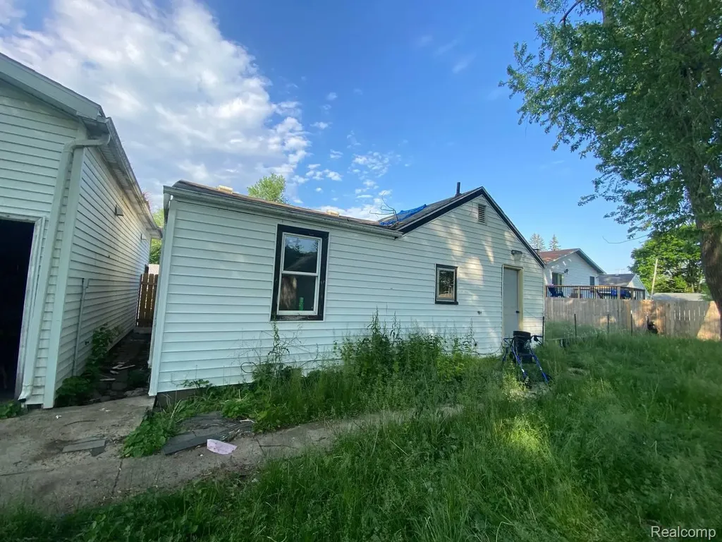 5632 Hughes Road Lansing City MI 48911