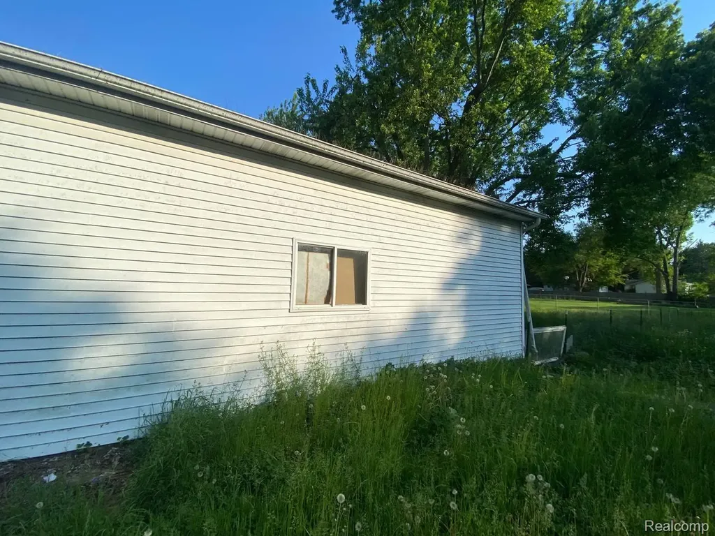 5632 Hughes Road Lansing City MI 48911
