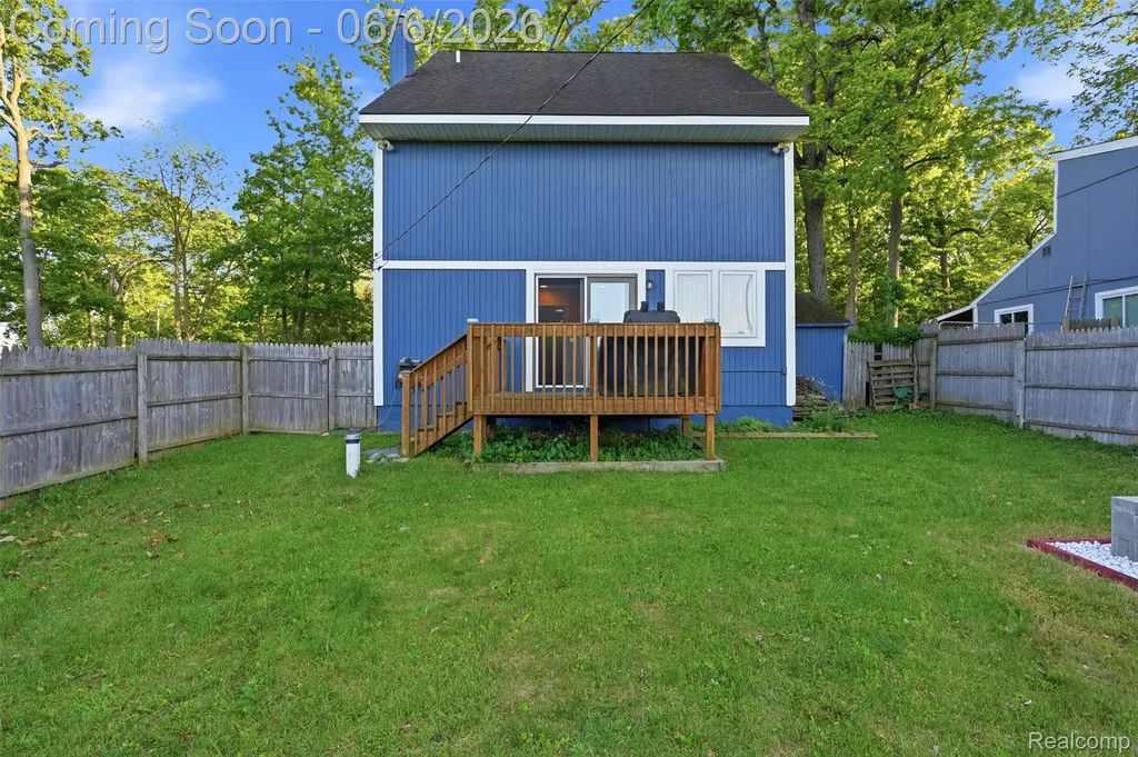 3773 Navarra Avenue White Lake Charter Township MI 48383