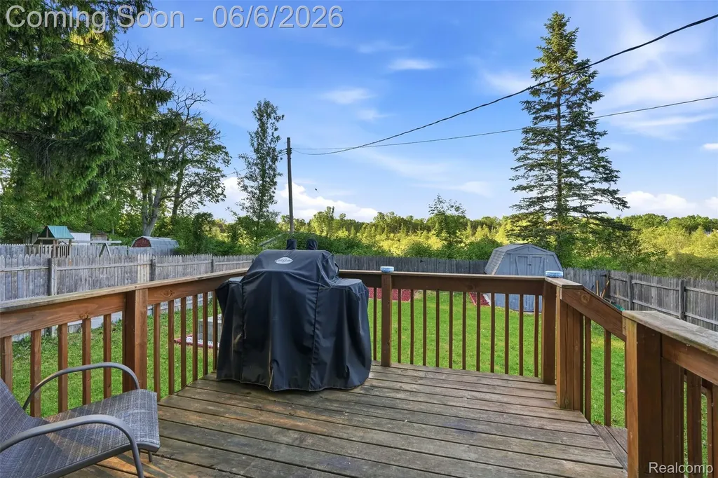 3773 Navarra Avenue White Lake Charter Township MI 48383