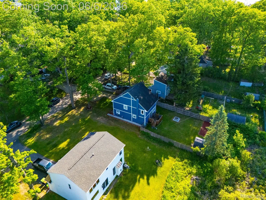 3773 Navarra Avenue White Lake Charter Township MI 48383