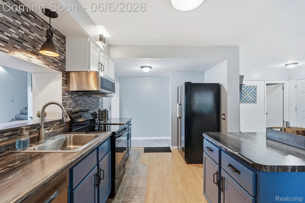 3773 Navarra Avenue White Lake Charter Township MI 48383
