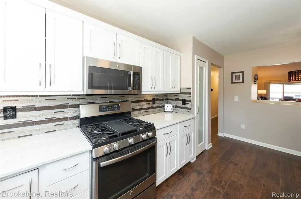 30008 Gregory Mundy Township MI 48439