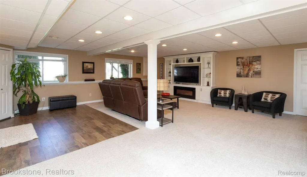 30008 Gregory Mundy Township MI 48439