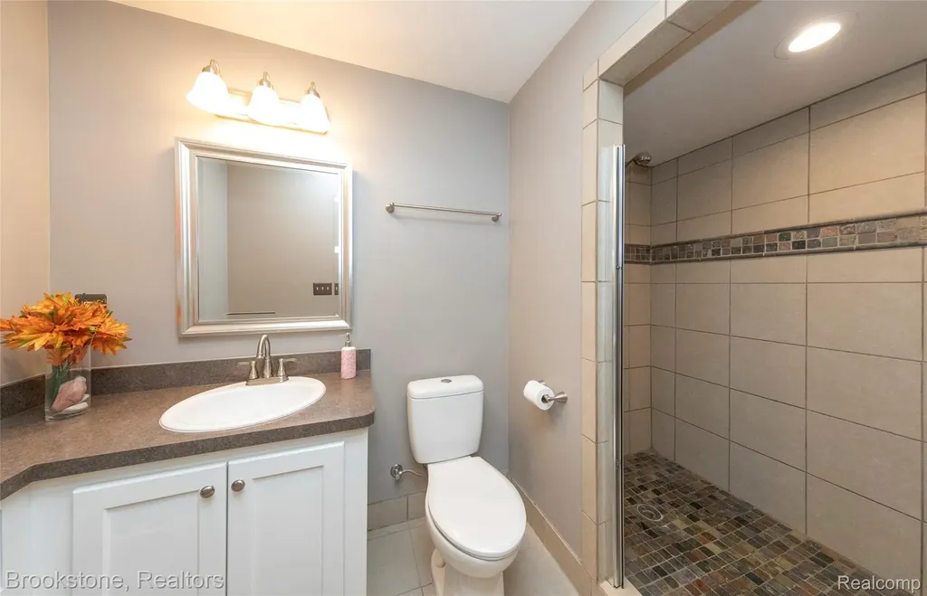 30008 Gregory Mundy Township MI 48439