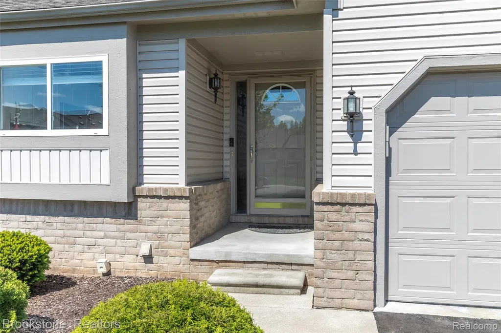 30008 Gregory Mundy Township MI 48439