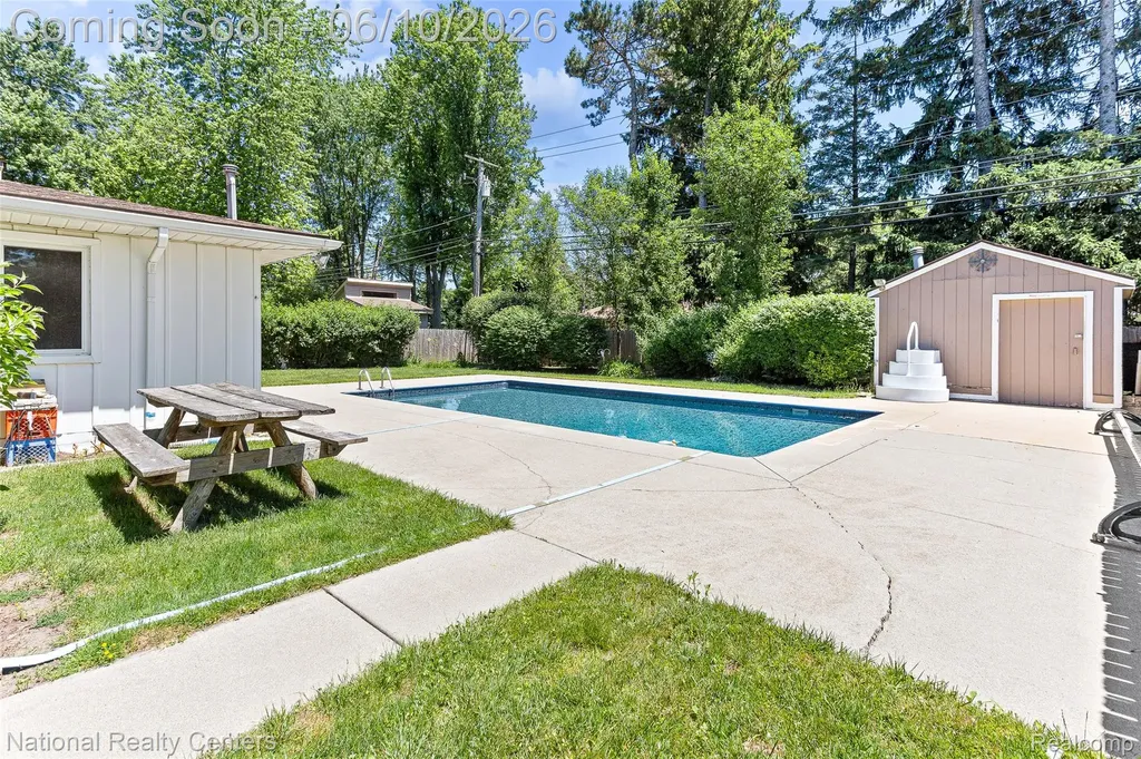 23950 Meadowbrook Road Novi City MI 48375