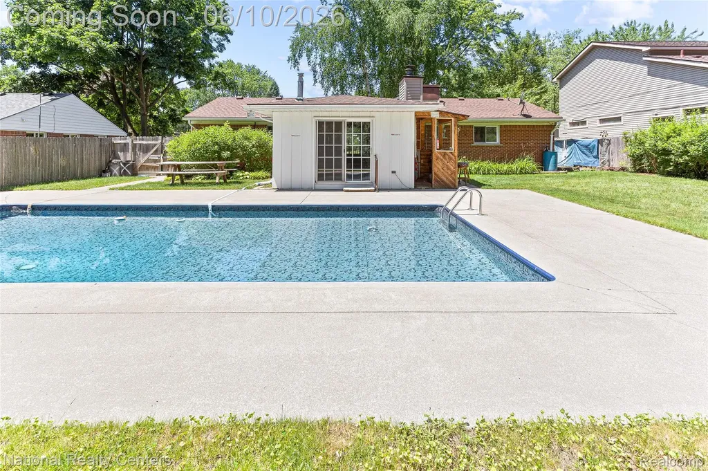 23950 Meadowbrook Road Novi City MI 48375