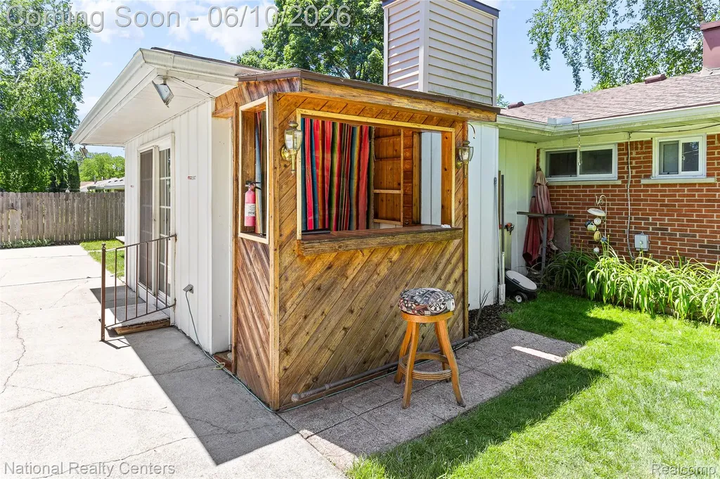 23950 Meadowbrook Road Novi City MI 48375