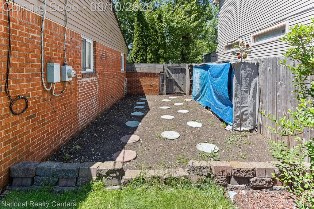 23950 Meadowbrook Road Novi City MI 48375
