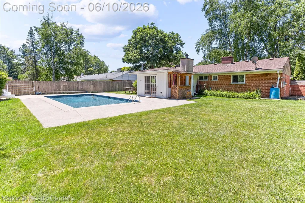 23950 Meadowbrook Road Novi City MI 48375