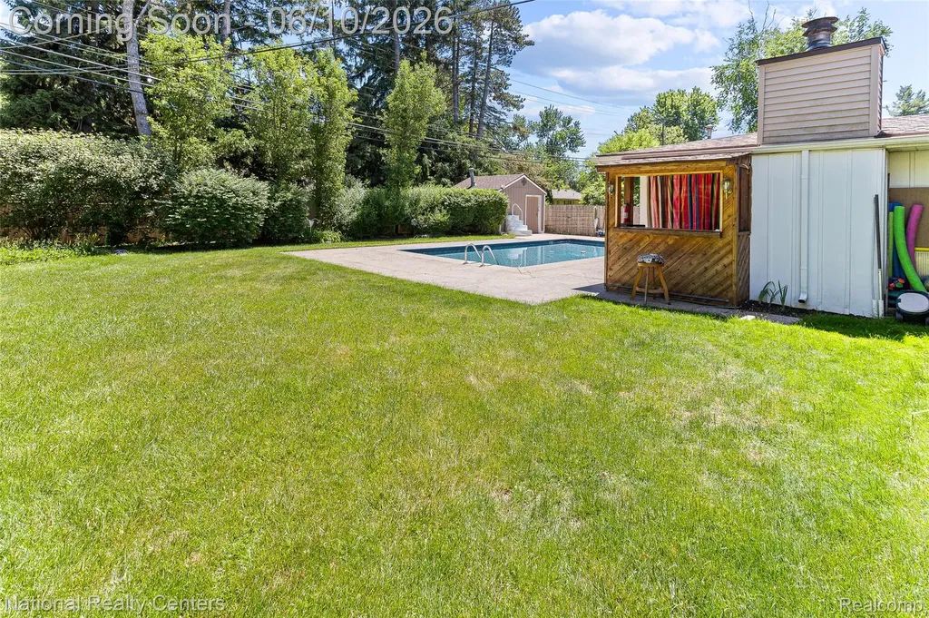 23950 Meadowbrook Road Novi City MI 48375