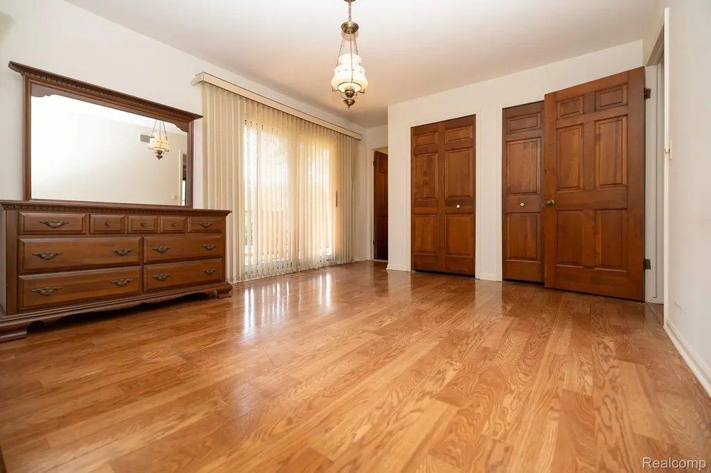 6084 Upper Straits Boulevard West Bloomfield Charter Township MI 48324