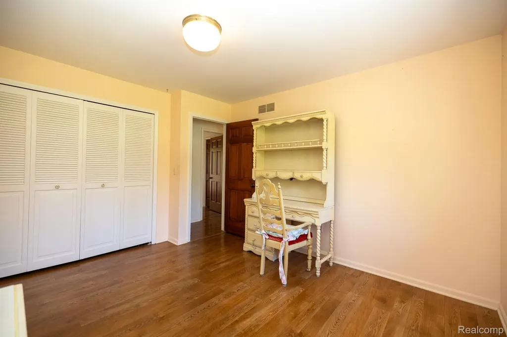 6084 Upper Straits Boulevard West Bloomfield Charter Township MI 48324