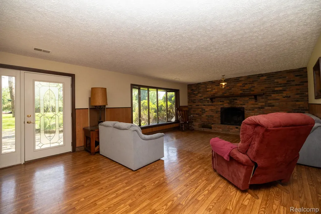 6084 Upper Straits Boulevard West Bloomfield Charter Township MI 48324