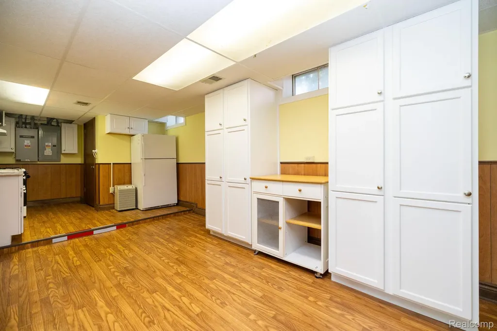 6084 Upper Straits Boulevard West Bloomfield Charter Township MI 48324