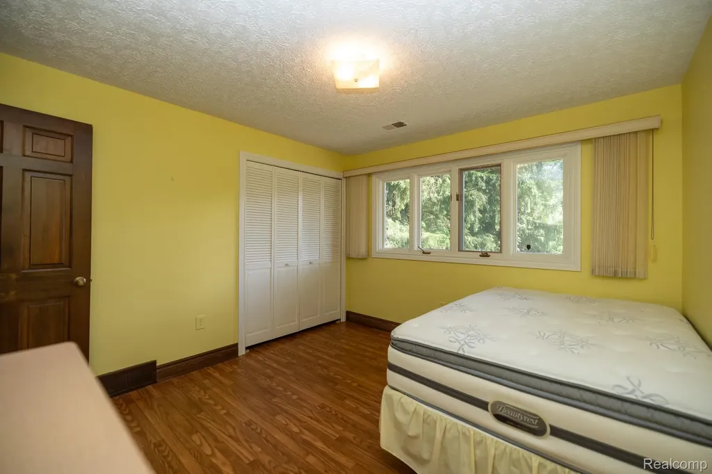 6084 Upper Straits Boulevard West Bloomfield Charter Township MI 48324