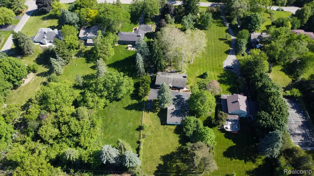 6084 Upper Straits Boulevard West Bloomfield Charter Township MI 48324