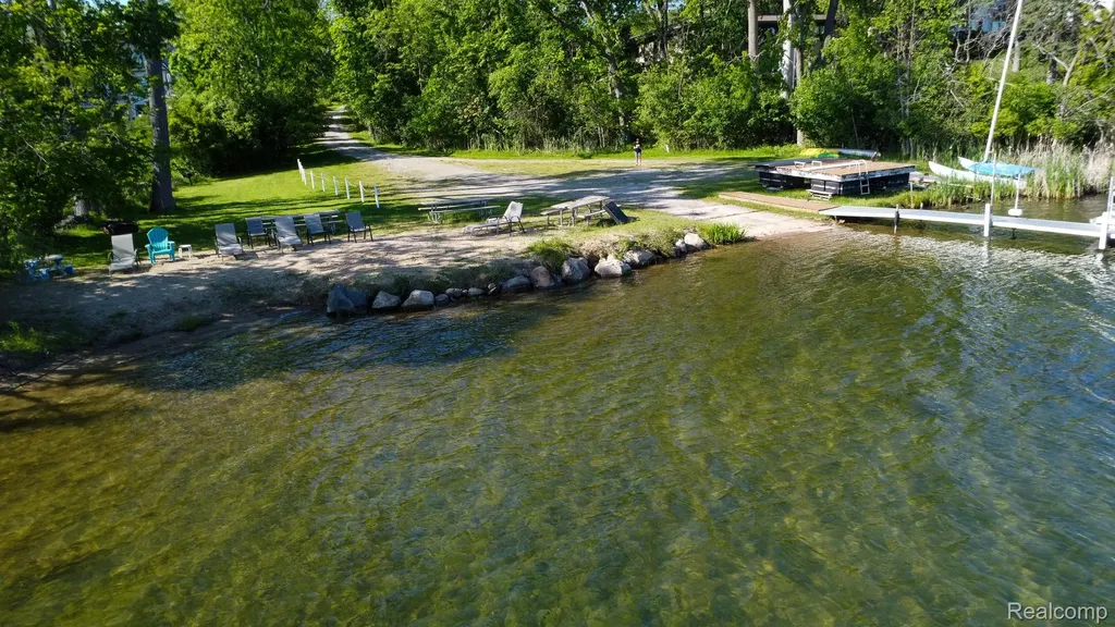 6084 Upper Straits Boulevard West Bloomfield Charter Township MI 48324