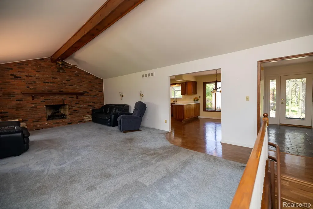 6084 Upper Straits Boulevard West Bloomfield Charter Township MI 48324