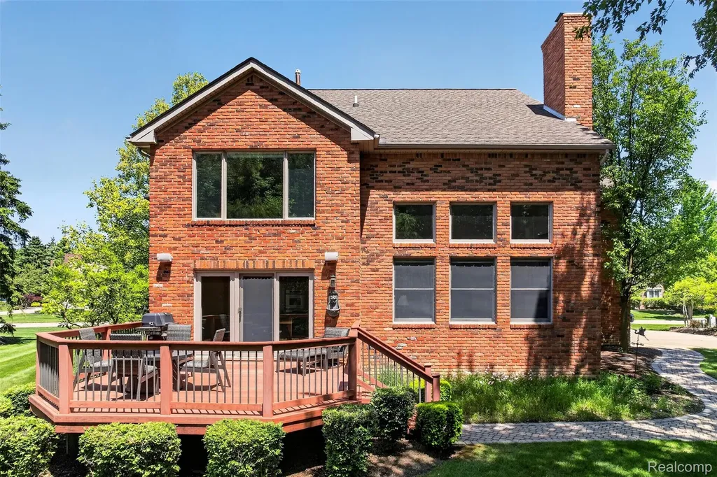 1297 Almond Drive Troy City MI 48098