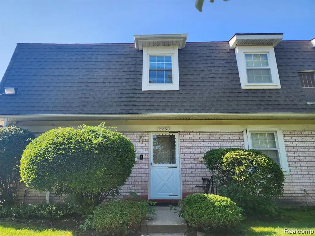 2260 N Hix Road Westland City MI 48185