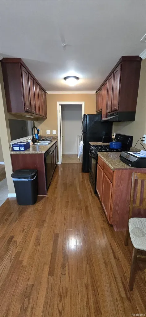 2260 N Hix Road Westland City MI 48185