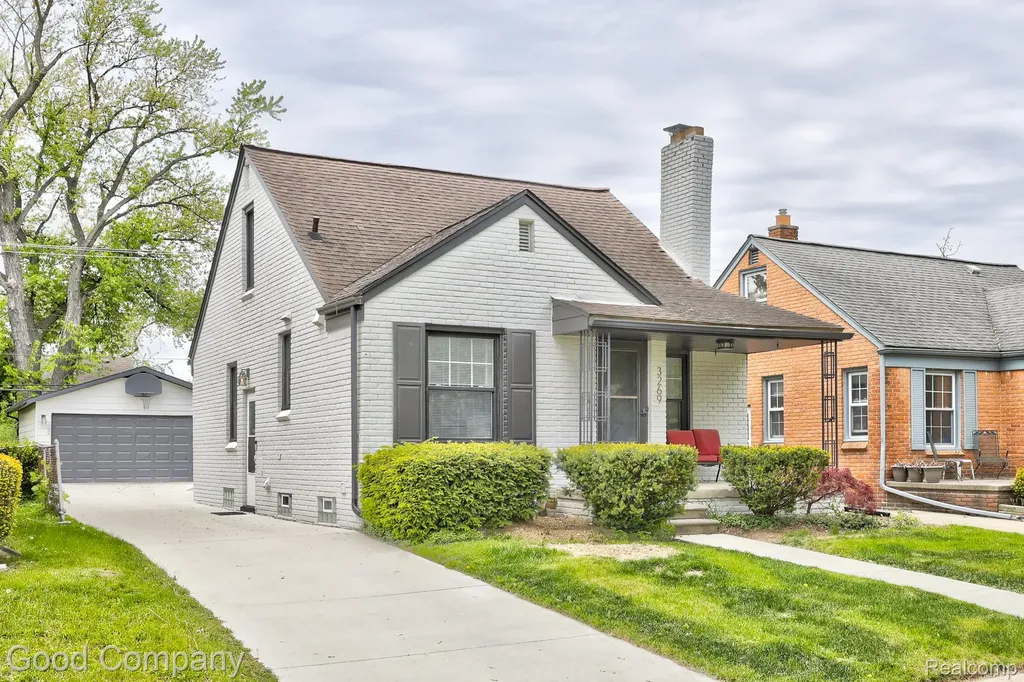 3269 Royal Avenue Berkley City MI 48072