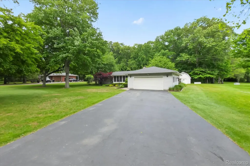 2083 Wells Road Dundee Township MI 48131