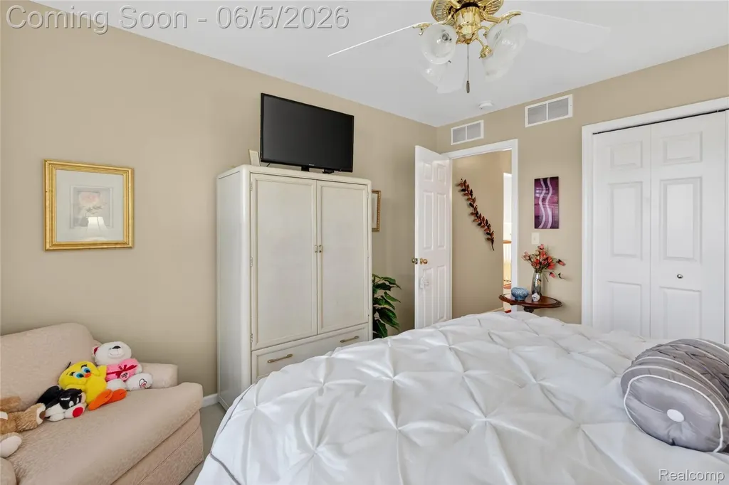 2443 Crossings Circle Davison Township MI 48423