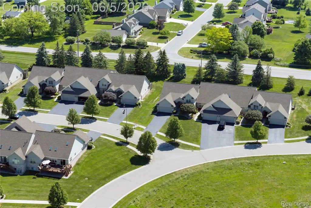 2443 Crossings Circle Davison Township MI 48423