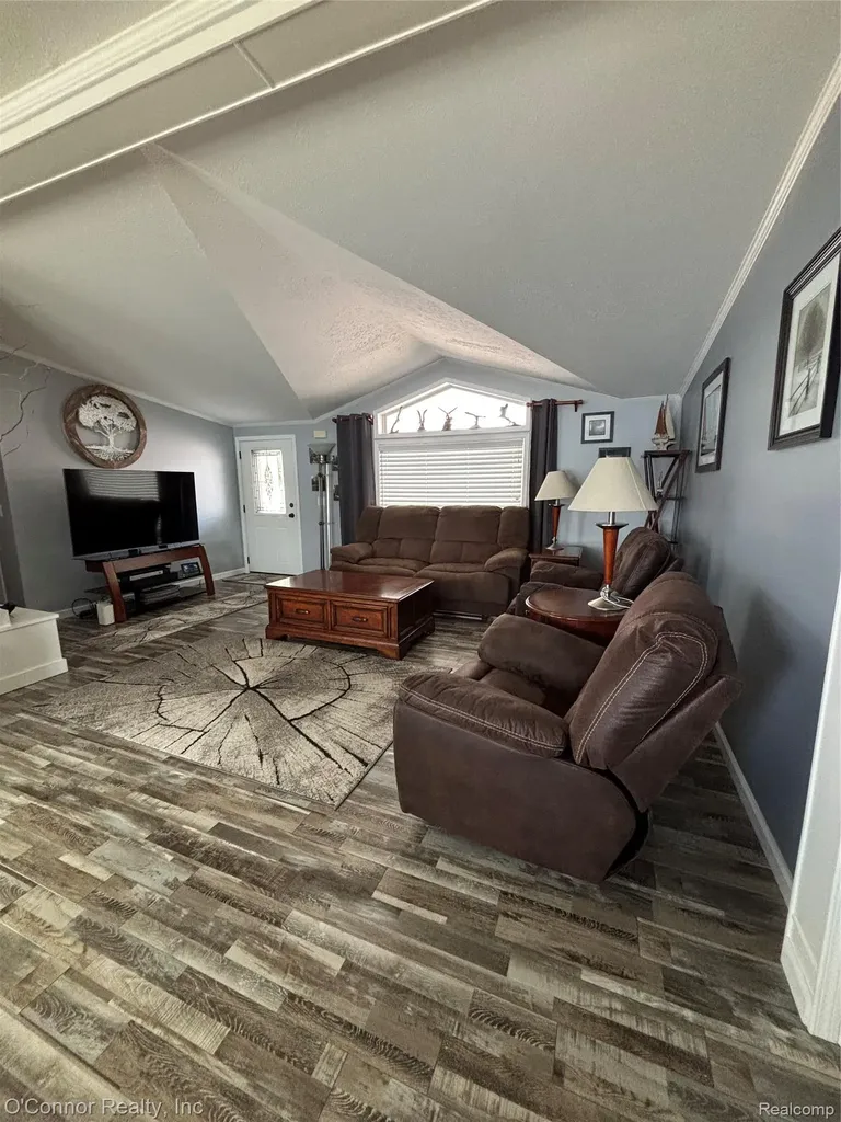575 Blue Lake Court Kimball Township MI 48074